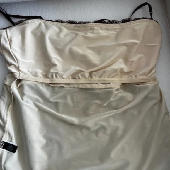 Burgundy lace camisole top - Picture 5 of 5